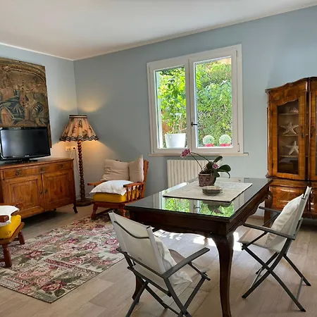 펜션 Pesciolino Rosso 체제나티코